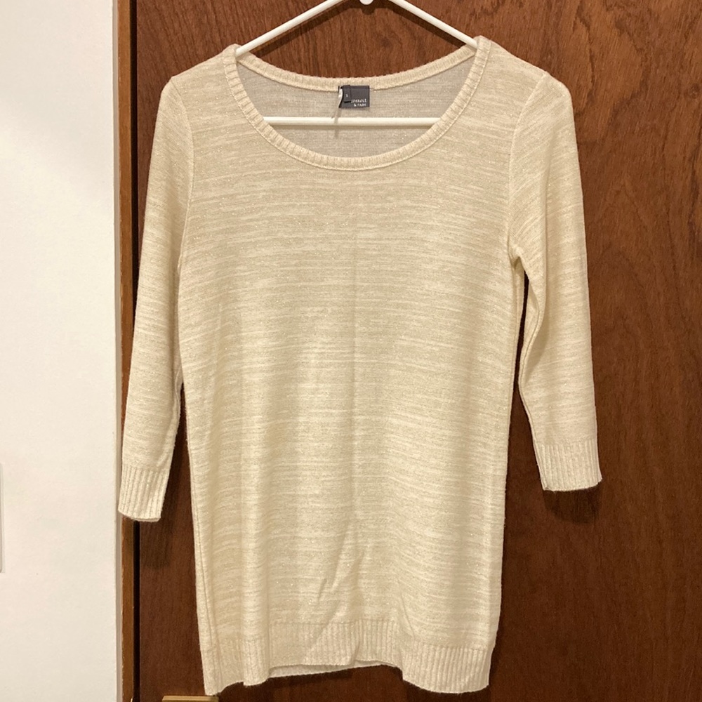 Sparkle & Fade Cream and Gold Lightweight Sweater Women’s Small